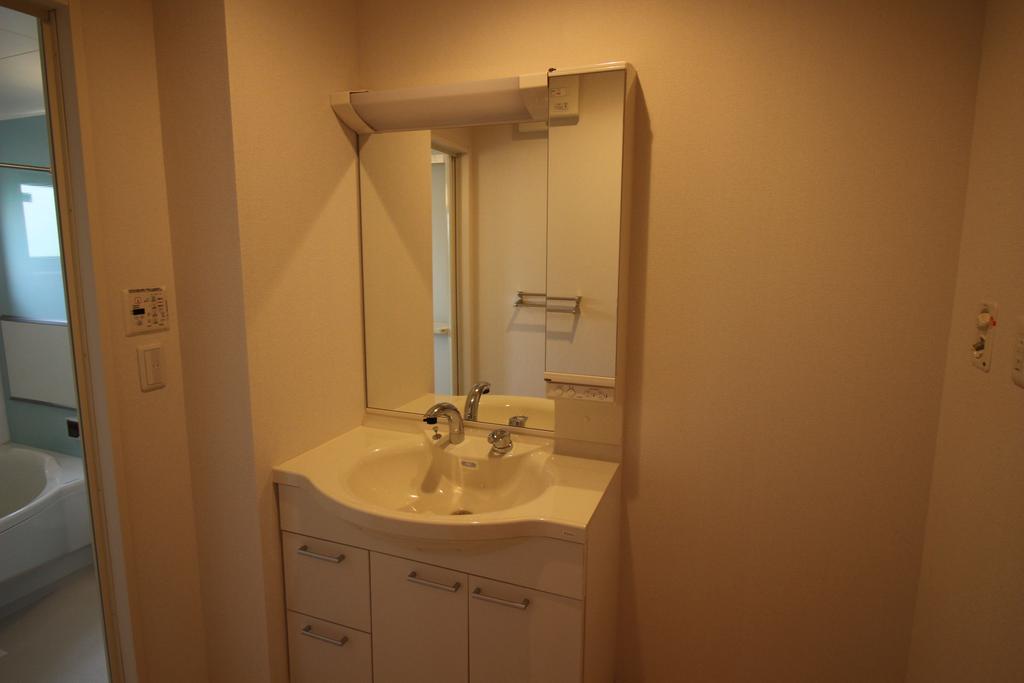 洗面設備　洗面台：画像は同社類似物件の写真