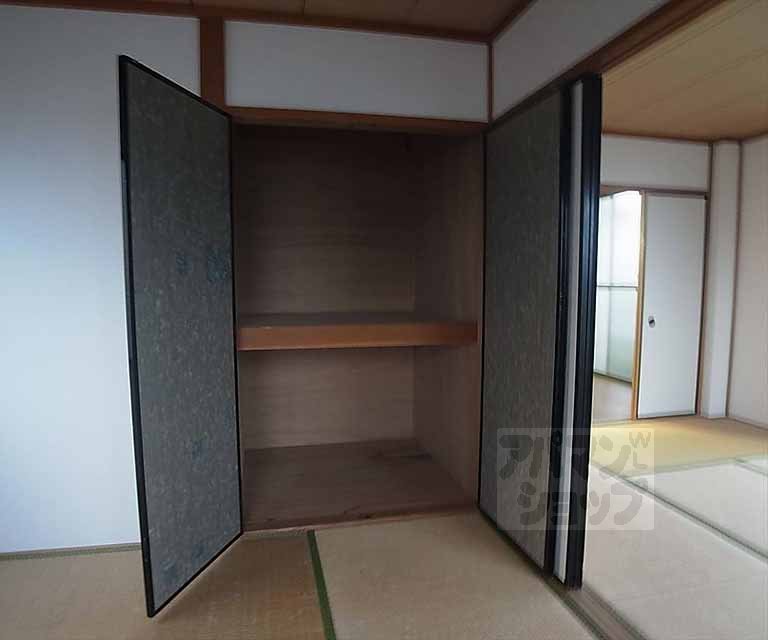 収納　押入れ