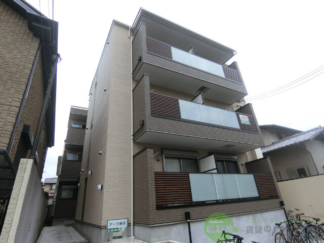 茨木市美沢町のアパートの建物外観