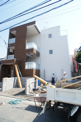 川崎市幸区下平間のマンションの建物外観