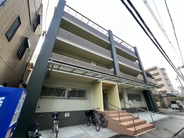 大阪市天王寺区北山町のマンションの建物外観