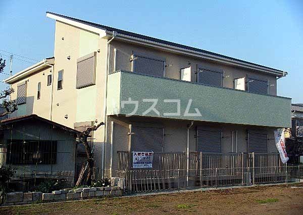 小田原市永塚のアパートの建物外観