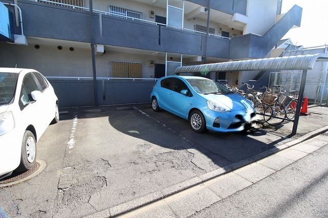 【ラリーマンションの駐車場】