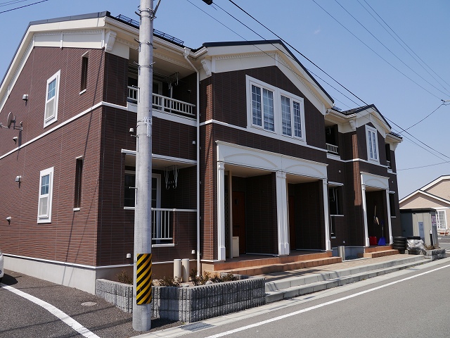 東村山郡山辺町大字山辺のアパートの建物外観