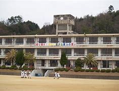 【加西市中富町のマンションの中学校】