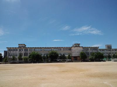 【高砂市中島のアパートの小学校】