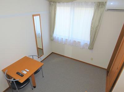 居室・リビング　ベッド上からのアングルです