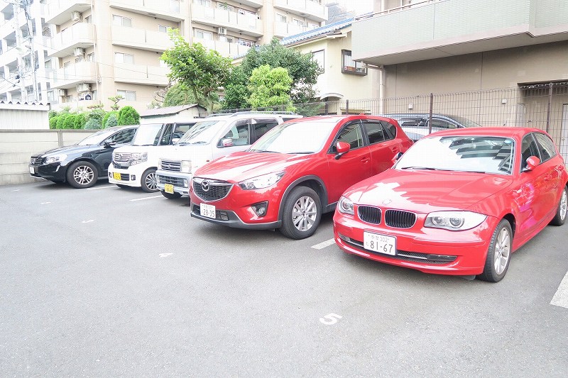 【東府中マンションの駐車場】