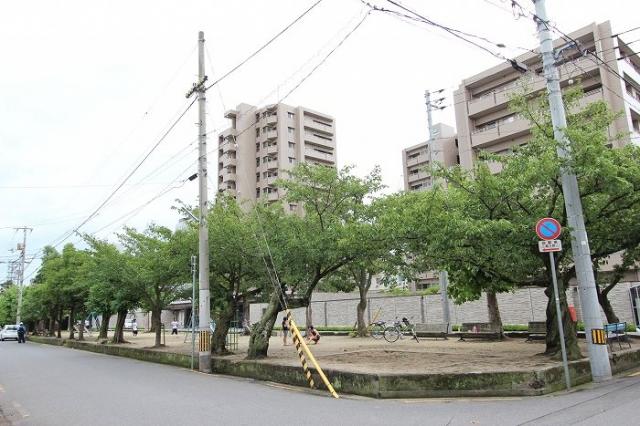 【宮脇町レジデンスの公園】