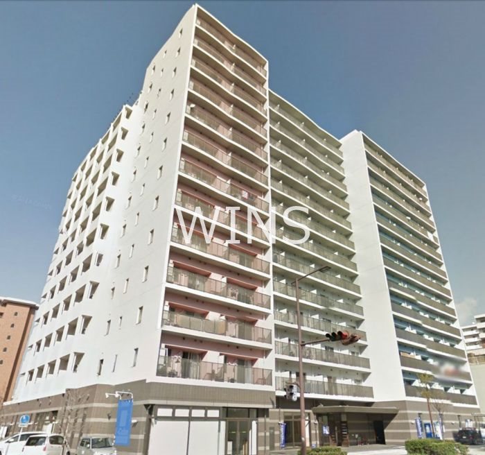 【福岡市博多区築港本町のマンションの建物外観】