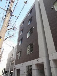 【札幌市中央区南一条東のマンションの建物外観】