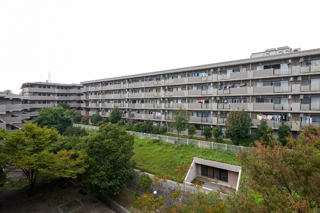 【横浜市保土ケ谷区常盤台のマンションの建物外観】