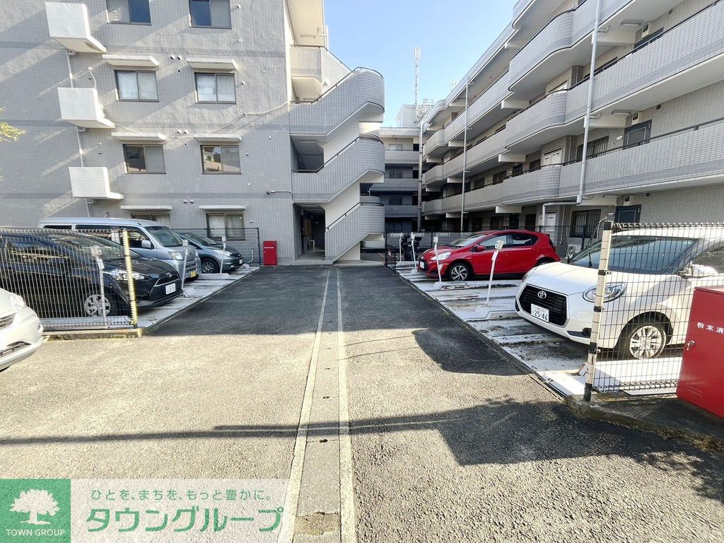 【川崎市麻生区上麻生のマンションの駐車場】