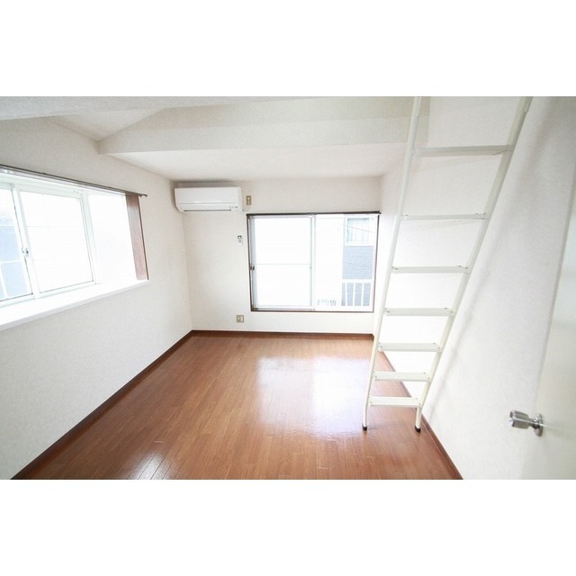 居室・リビング　２面採光