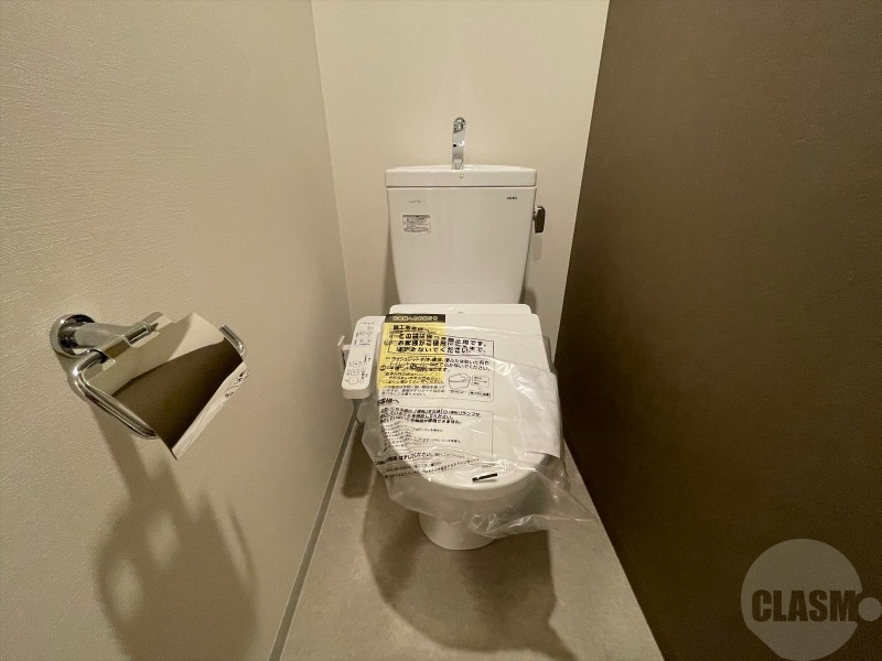 トイレ　温水洗浄便座付きトイレ