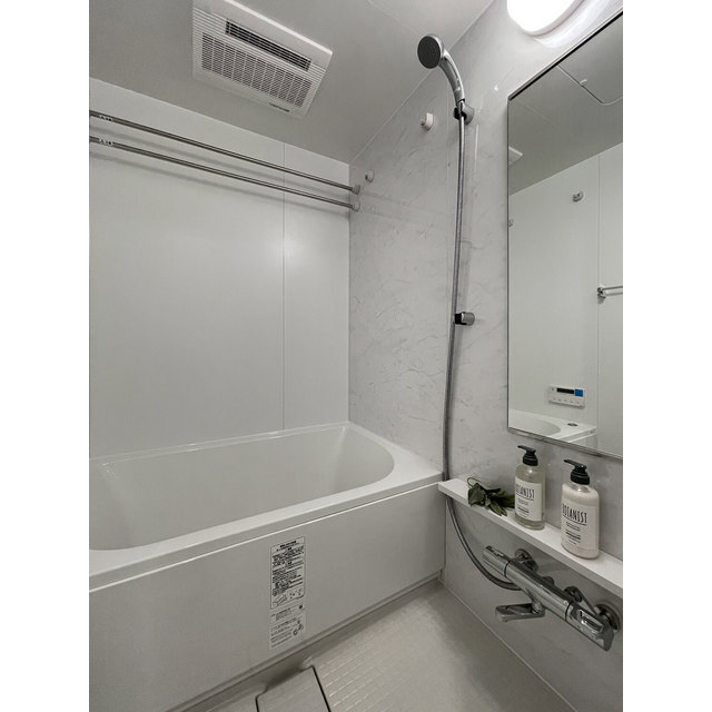 バス・シャワールーム　【家具／調度品に関しては配置例を示したもので実際の賃貸には含