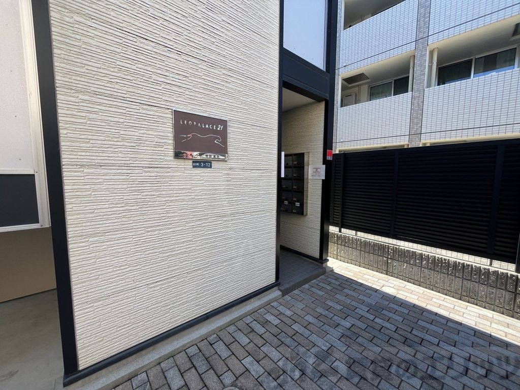 エントランス　エントランス