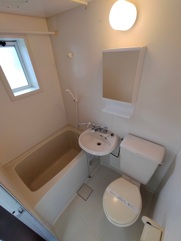 バス・シャワールーム　※同タイプ別居室のお写真です。