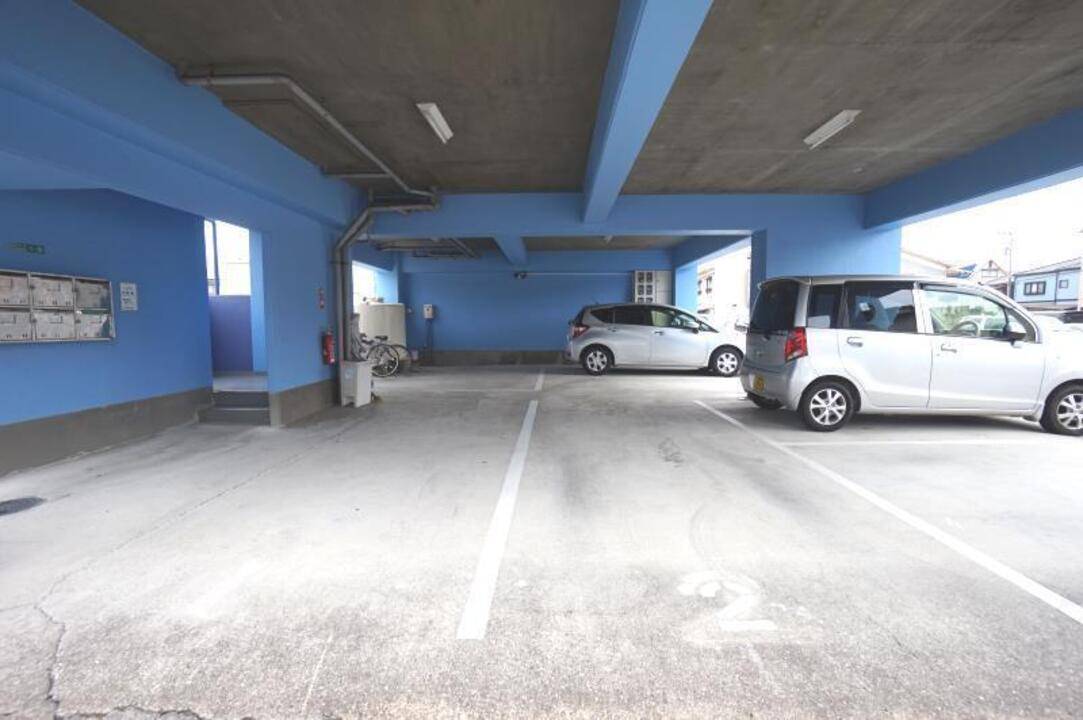 駐車場　駐車場