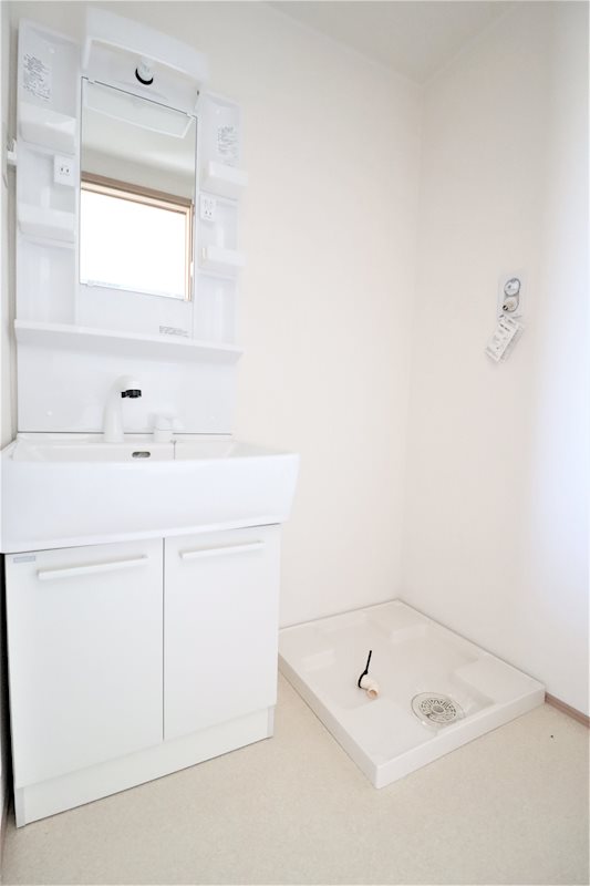 洗面設備　洗濯機用水栓付き