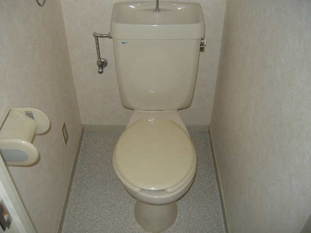 トイレ　※別室の参考写真の為、現況優先です。