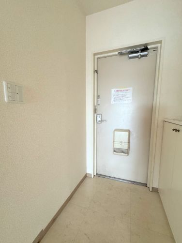 ヒルズ南戸塚3号棟の玄関写真