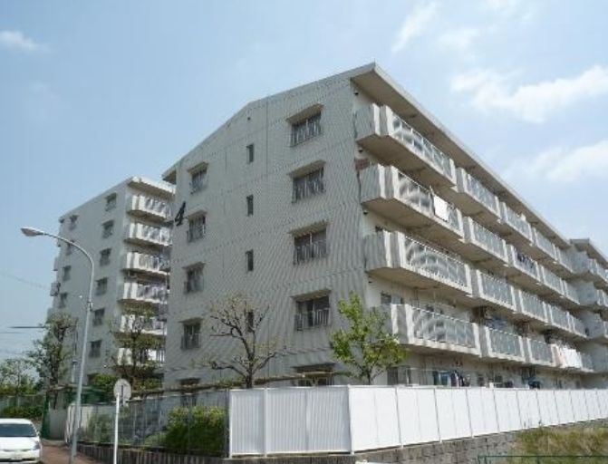 ヒルズ南戸塚3号棟の外観写真