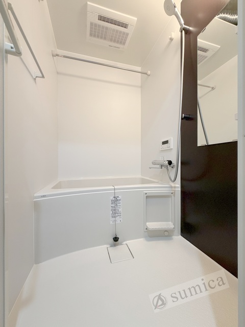 その他共有部分　ピカピカの新築建築中