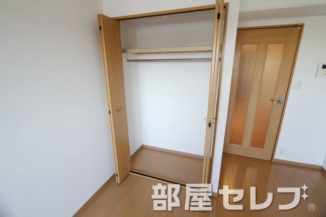 収納　クローゼット。