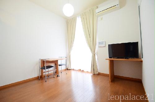 居室・リビング　※同タイプのお部屋の写真です（1階フローリング）