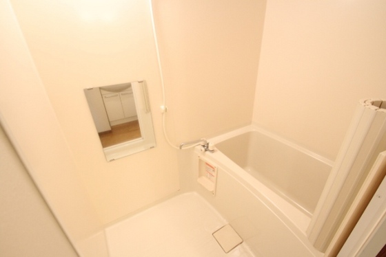 バス・シャワールーム　※別部屋の写真です