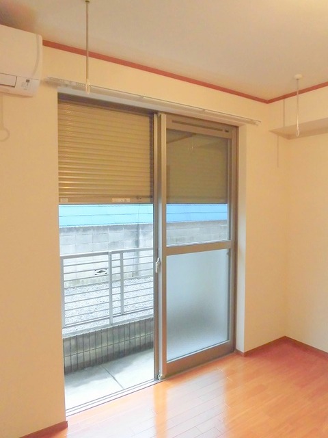 セキュリティ　防犯シャッター付き　参考写真