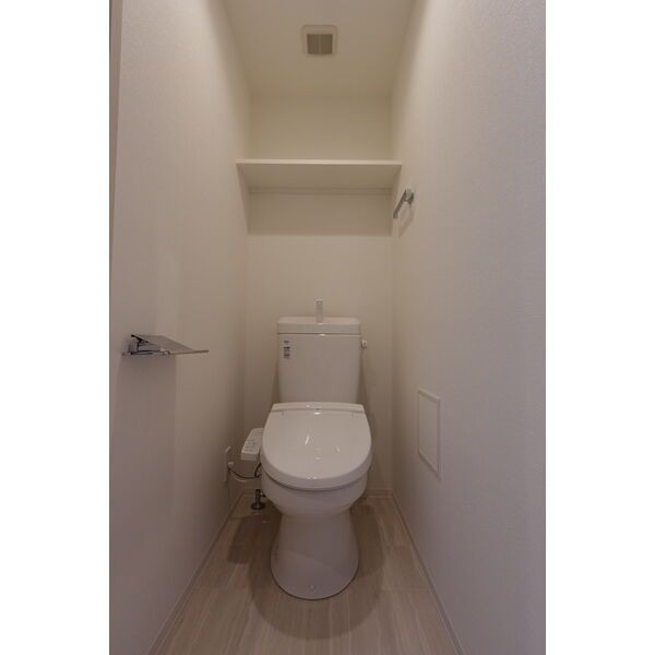 トイレ　同シリーズの内装写真です