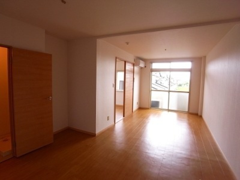 居室・リビング　図面と現状に相違がある場合には現状を優先