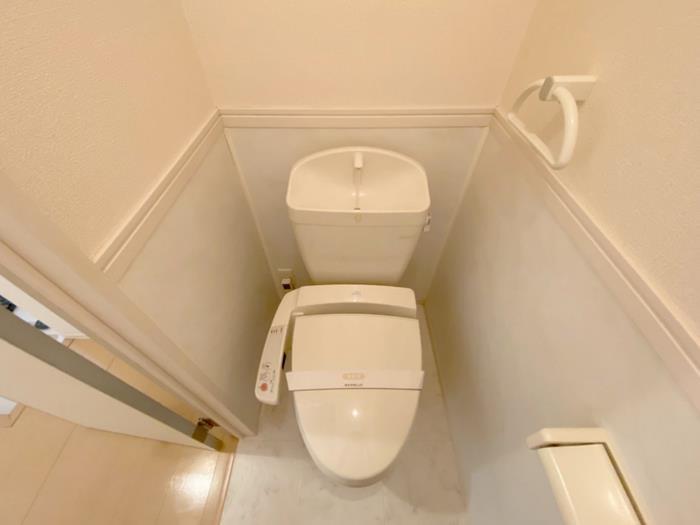 トイレ　※別部屋の写真。現状優先。