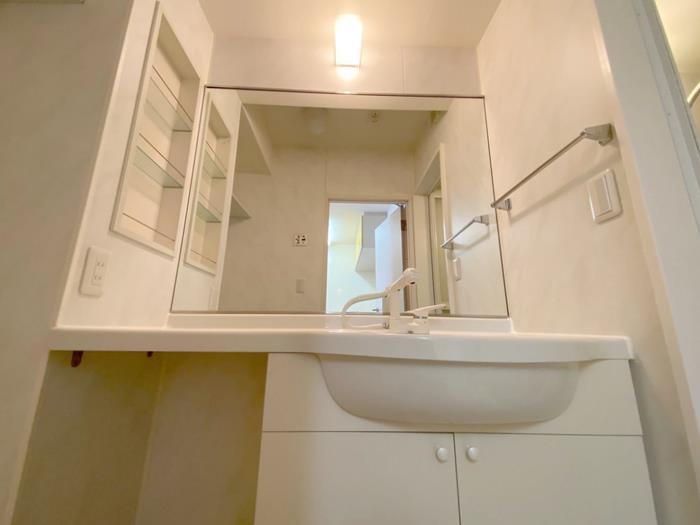 洗面設備　※別部屋の写真。現状優先。