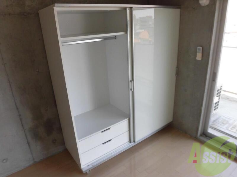 収納　お洒落な可動式収納ついています