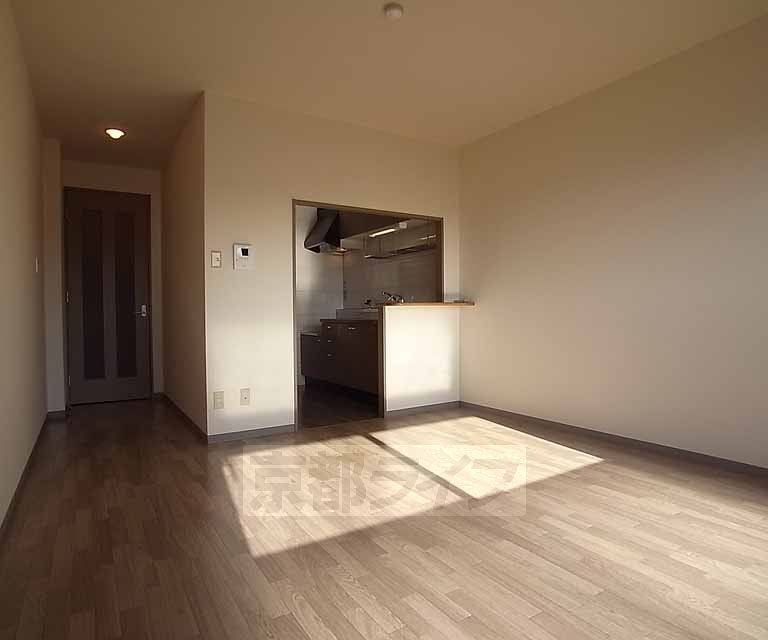 居室・リビング　南西向きの窓のあるＬＤＫです。