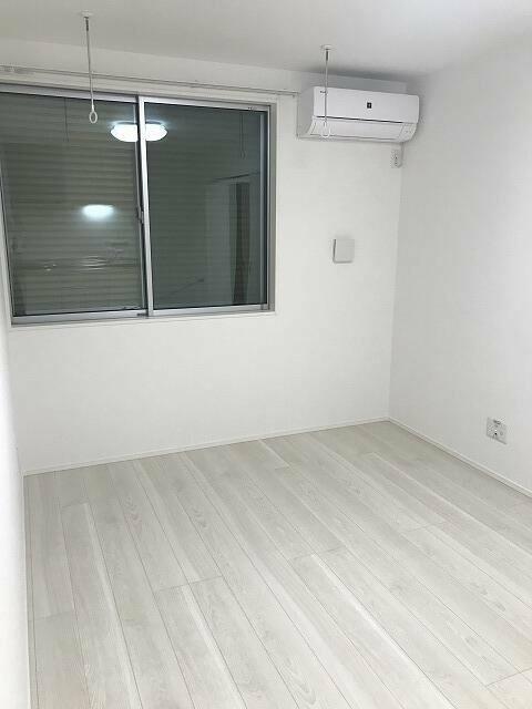 居室・リビング　同棟別室?