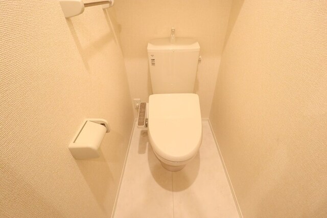 トイレ　温水洗浄暖房便座