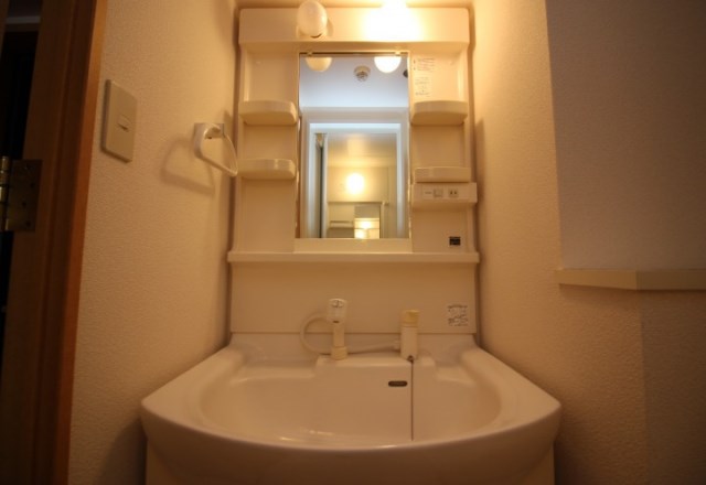 洗面設備　写真は同マンション・別部屋写真