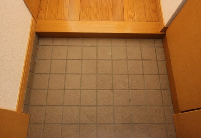 玄関　写真は同マンション・別部屋写真