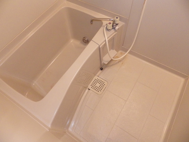 バス・シャワールーム　※写真は同タイプ別部屋のものです。