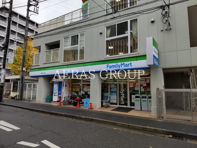 コンビニ　ファミリーマート 宮崎二丁目店（コンビニ）まで520m