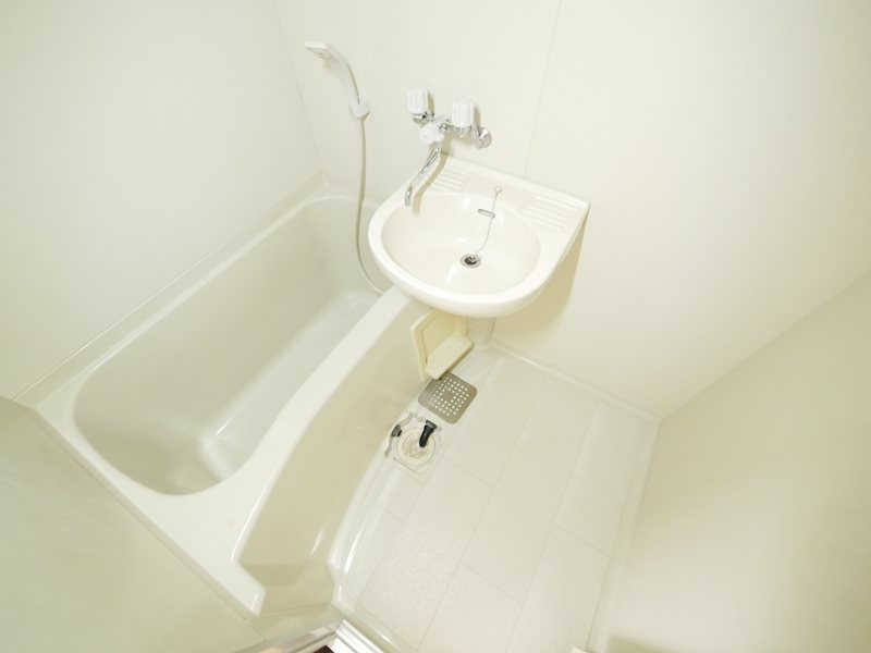 バス・シャワールーム　シャワー