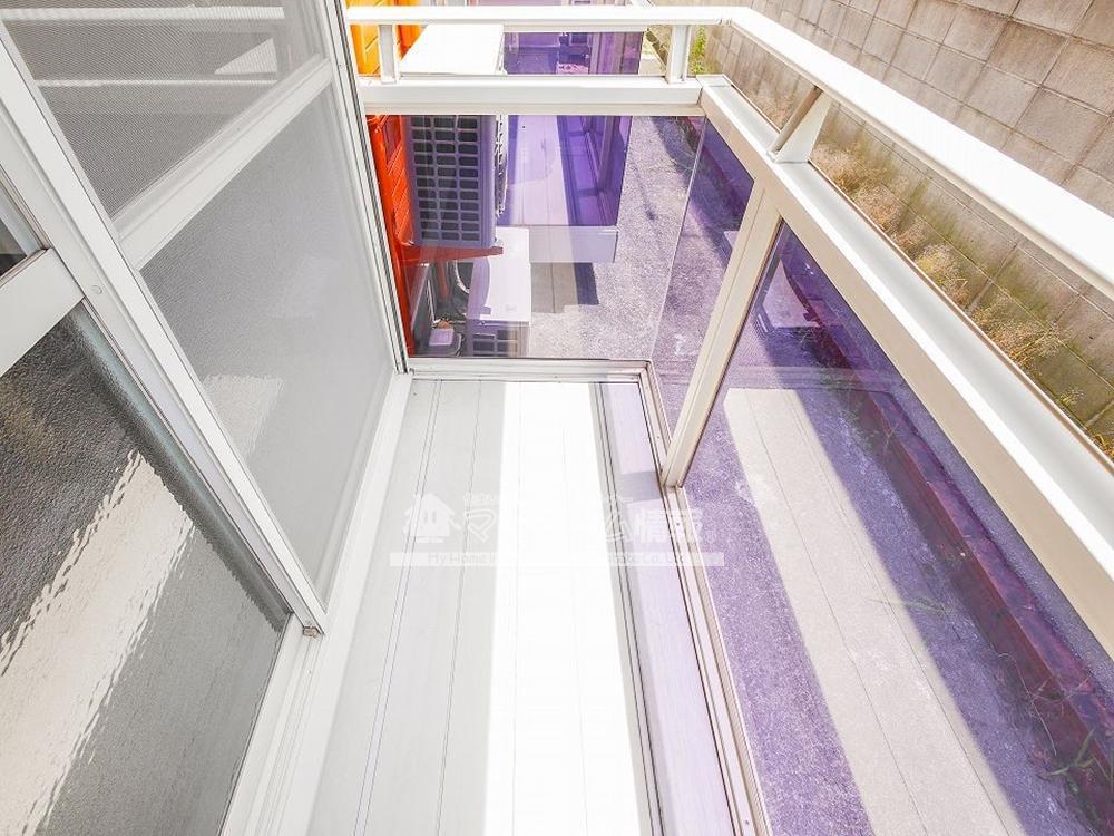 バルコニー　1人暮らしに充分な広さで日当たりの良いベランダ♪