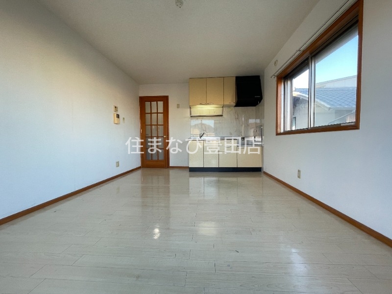 居室・リビング　清掃前