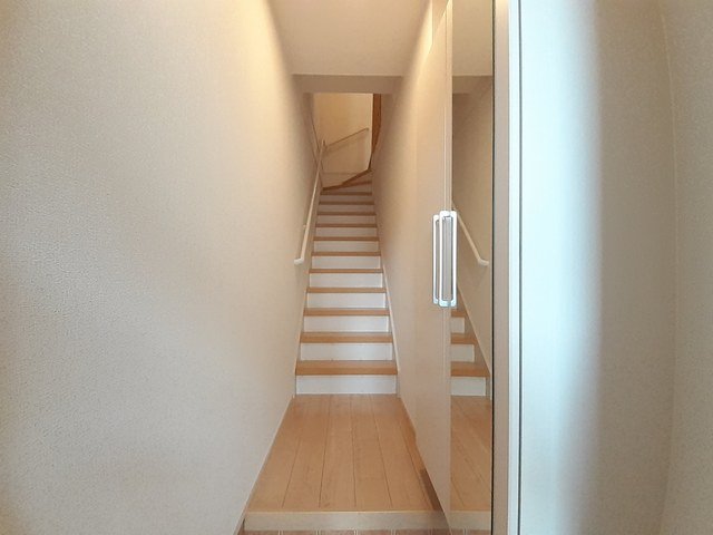 玄関　収納もある玄関です