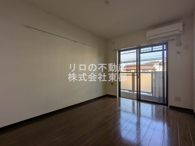 居室・リビング　明るい雰囲気で暮らしやすい！優しい質感の室内がオススメ☆