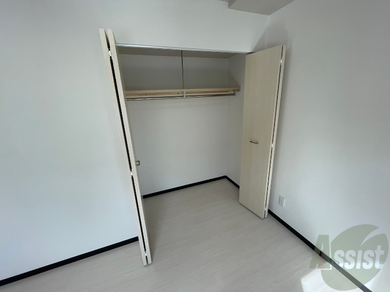 収納　クローゼットは奥行きもあり、荷物が多い方でも安心です。